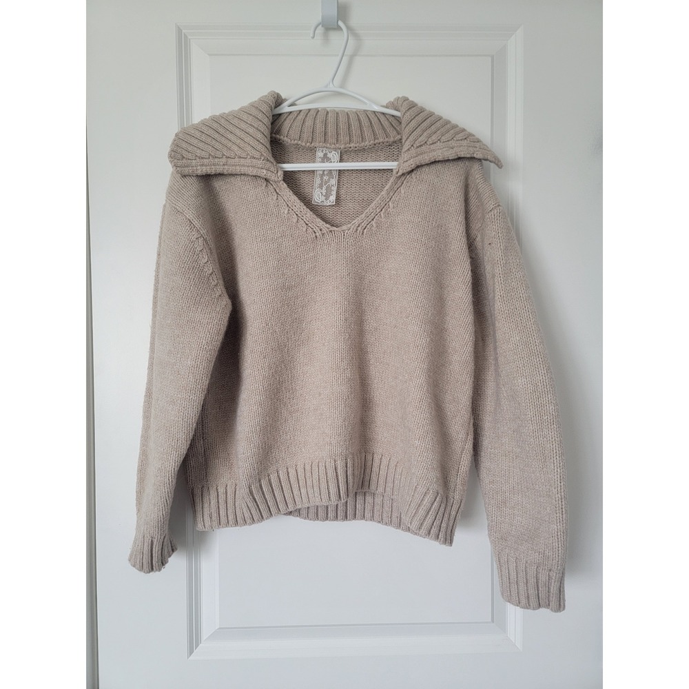Sadie and Sage Tan Ribbed Collar V-Neck Knit Sweater Womens Medium Oatmeal